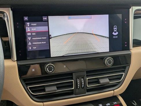 Certified 2023 Porsche Macan image 19
