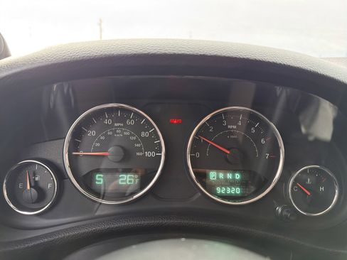 Used 2014 Jeep Wrangler Unlimited Sahara w/ Dual Top Group image 19