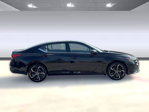 New 2025 Nissan Altima 2.5 SR w/ SR Premium Package image 8