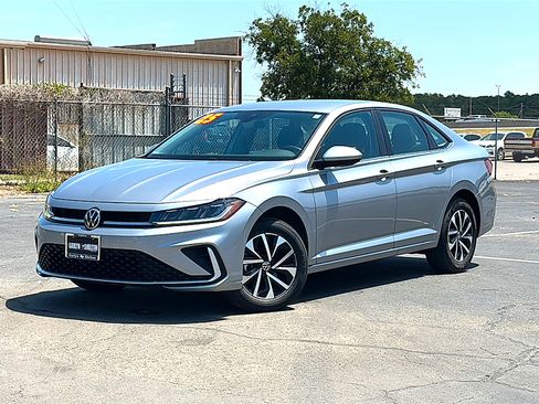 Used 2025 Volkswagen Jetta S FWD image 2