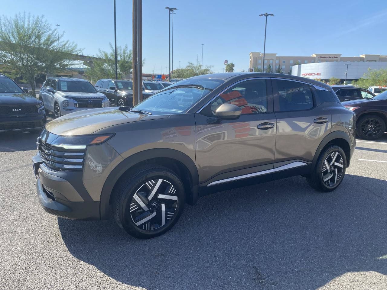 Used 2025 Nissan Kicks SV FWD image 2
