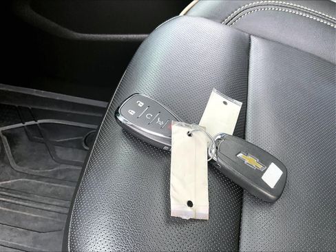 Used 2023 Chevrolet Traverse Premier w/ LPO, Floor Liner Package image 31