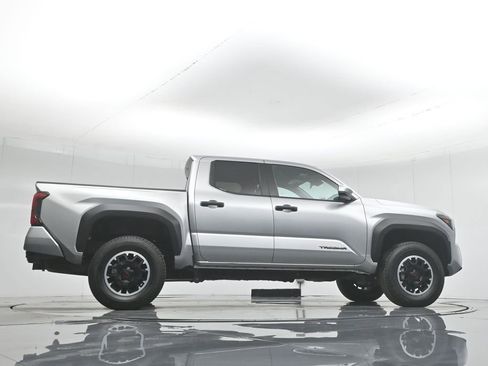 Used 2024 Toyota Tacoma TRD Off-Road image 52