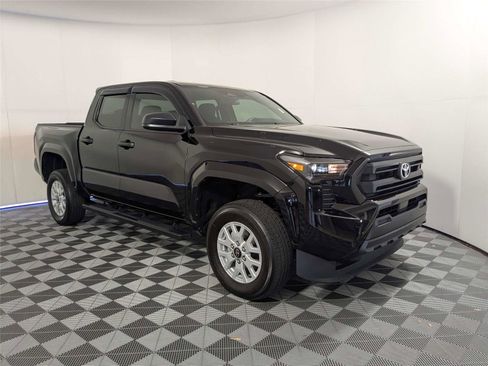 Used 2024 Toyota Tacoma SR image 3