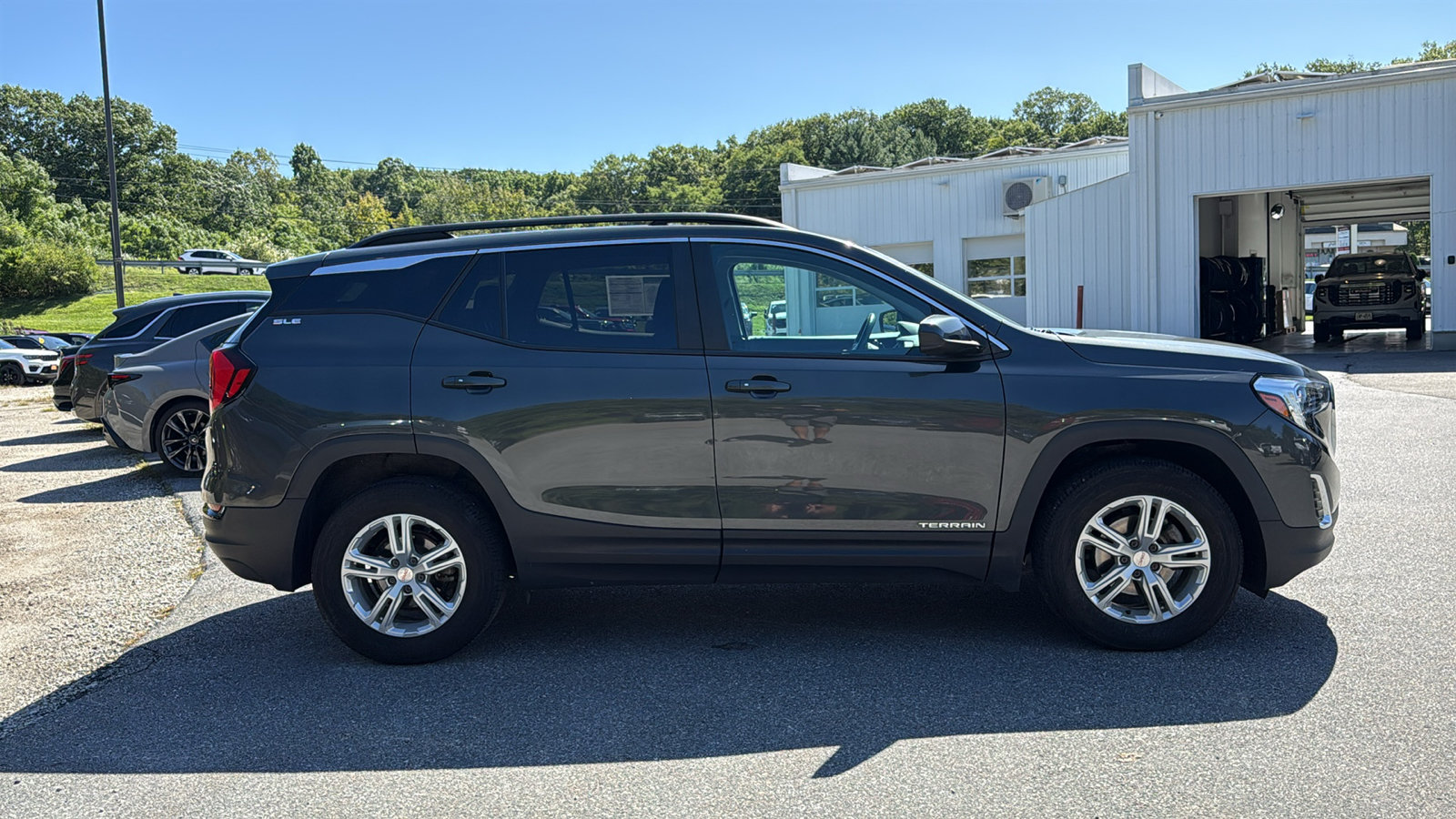 Used 2021 GMC Terrain SLE w/ Driver Convenience Package AWD/4WD image 5