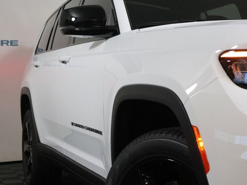New 2025 Jeep Grand Cherokee L Limited w/ Black Appearance Package image 3