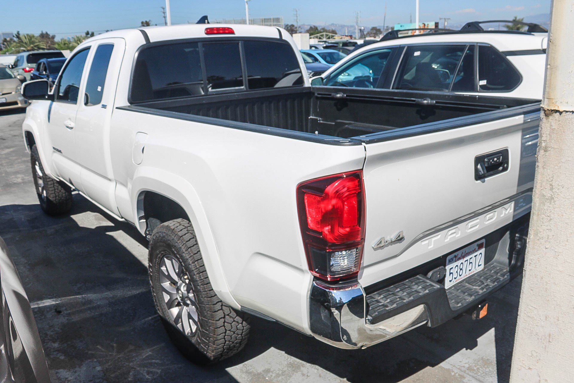 Used 2019 Toyota Tacoma SR5 AWD/4WD image 12