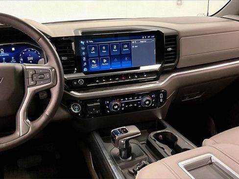 Used 2022 Chevrolet Silverado 1500 LTZ w/ LTZ Premium Package image 6