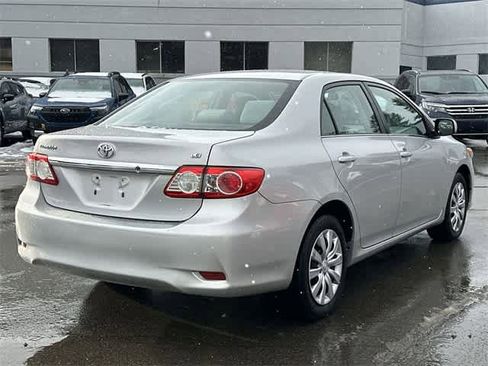 Used 2013 Toyota Corolla LE image 25