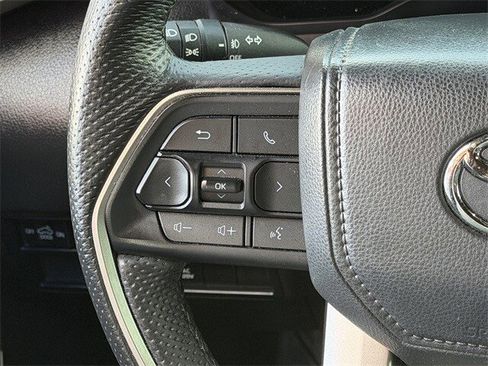 Used 2025 Toyota Tundra Limited image 15