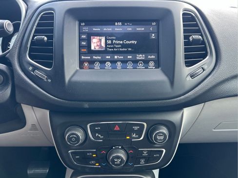Certified 2020 Jeep Compass Latitude FWD image 17