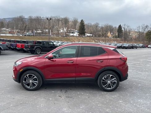 Used 2021 Buick Encore GX Select image 2