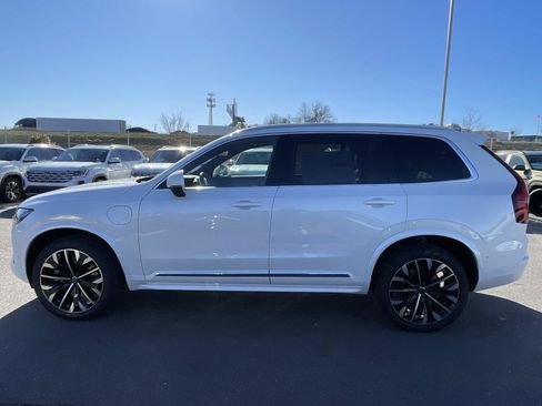 New 2026 Volvo XC90 T8 Plus w/ Protection Package Premier image 4