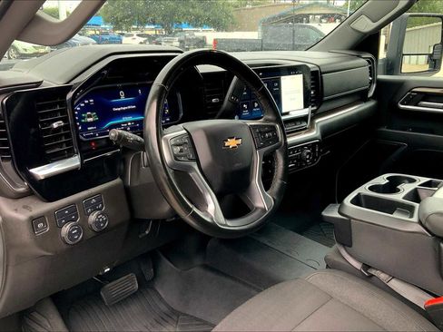 Used 2024 Chevrolet Silverado 2500 LT image 17