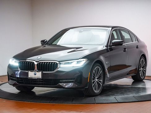 Certified 2023 BMW 530e RWD image 1