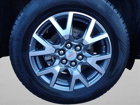 Used 2023 GMC Acadia SLT image 7