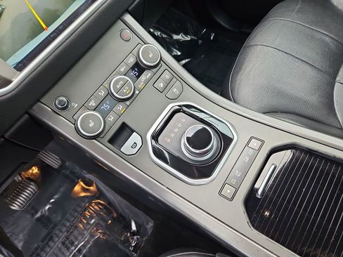 Used 2019 Land Rover Range Rover Evoque image 19