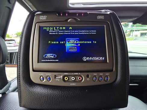 Used 2016 Ford Expedition EL Limited w/ Equipment Group 301A AWD/4WD image 14