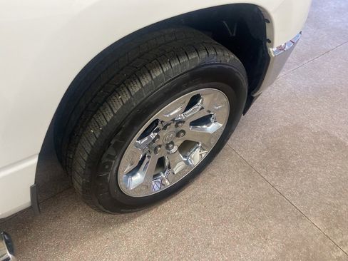 Used 2019 RAM 1500 Big Horn image 18