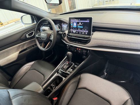 Used 2024 Jeep Compass Latitude AWD/4WD image 29