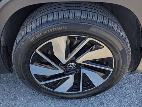 Used 2024 Volkswagen Atlas SE image 15