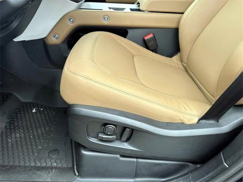 New 2026 Land Rover Defender 110 S image 18