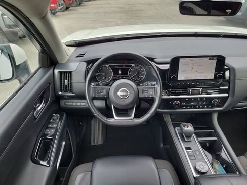 Used 2023 Nissan Pathfinder SL w/ SL Premium Package image 25