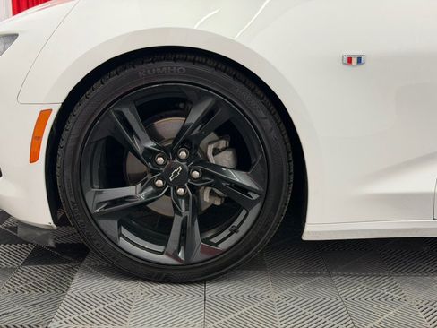 Used 2021 Chevrolet Camaro LT RWD image 16