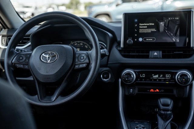 Used 2025 Toyota RAV4 XLE AWD/4WD image 15