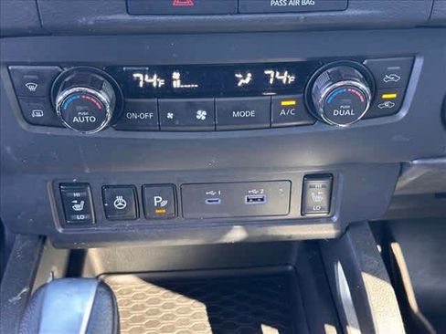 Used 2023 Nissan Frontier SV w/ SV Convenience Package image 22