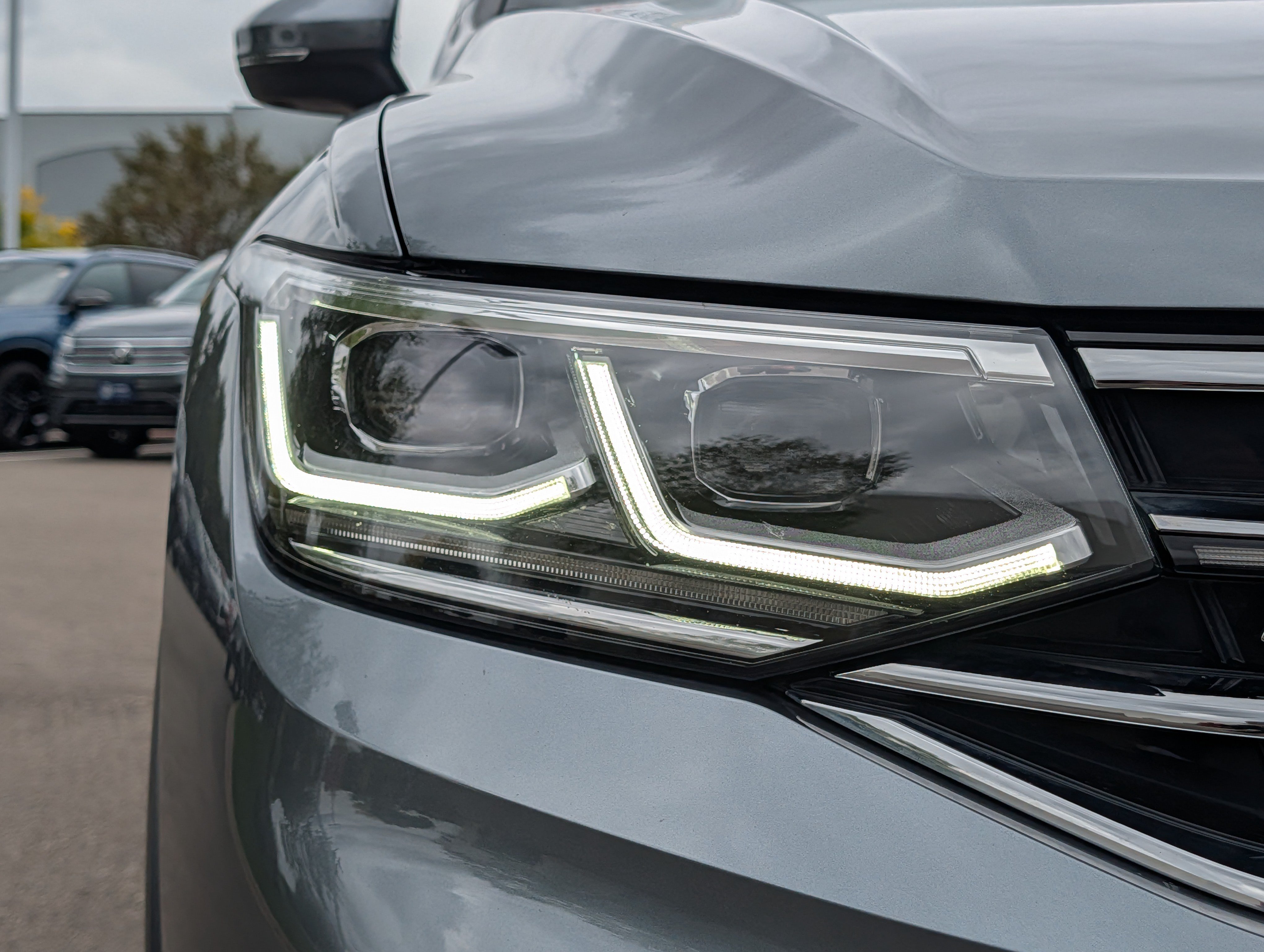 Certified 2024 Volkswagen Tiguan SEL R-Line w/ MDO Package, Two-Row AWD/4WD image 16