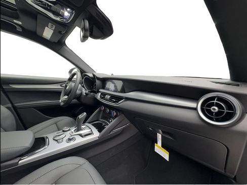 New 2026 Alfa Romeo Stelvio Sprint AWD/4WD image 31