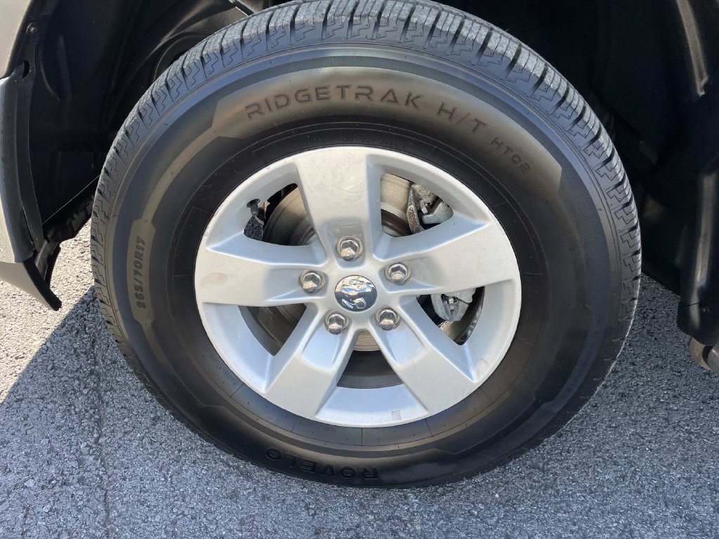 Used 2016 RAM 1500 Classic SLT AWD/4WD image 37