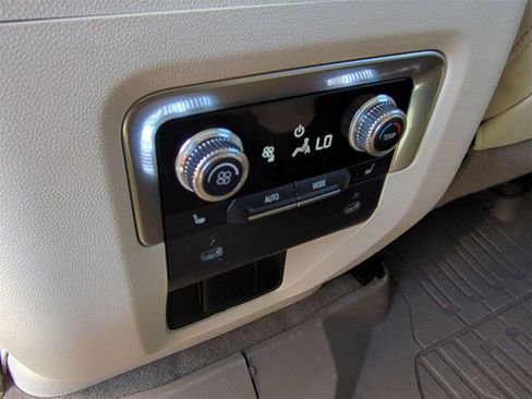 Certified 2022 GMC Yukon XL Denali image 26