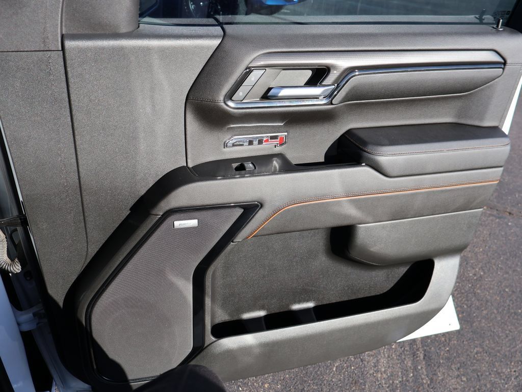 Used 2023 GMC Sierra 1500 AT4 w/ AT4 Premium Package AWD/4WD image 14