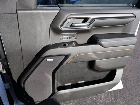 Used 2023 GMC Sierra 1500 AT4 w/ AT4 Premium Package AWD/4WD image 14