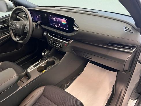 Used 2025 Buick Envista Preferred FWD image 13