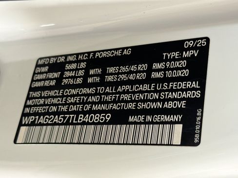 Certified 2026 Porsche Macan S AWD/4WD image 42