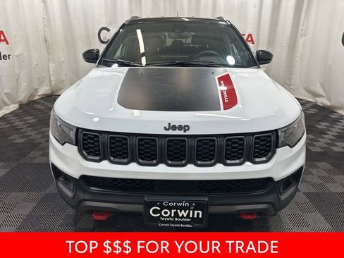 Used 2025 Jeep Compass Trailhawk image 2