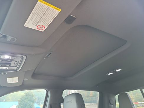 Used 2021 GMC Sierra 2500 AT4 w/ AT4 Premium Plus Package image 15