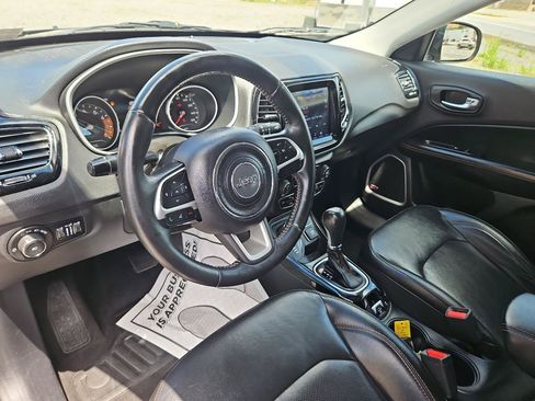 Used 2018 Jeep Compass Limited w/ Navigation Group AWD/4WD image 15