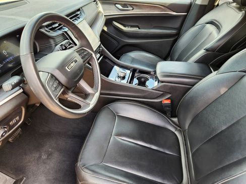 Used 2023 Jeep Grand Cherokee Limited AWD/4WD image 17