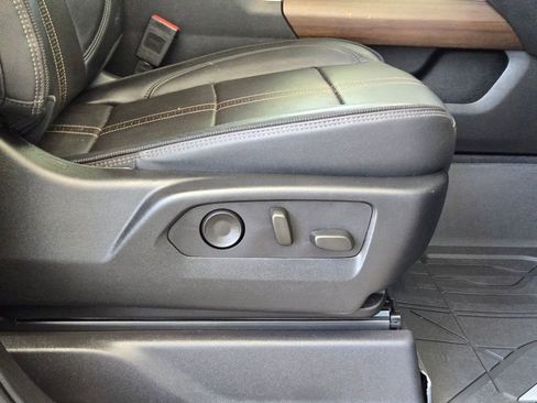 Used 2024 Chevrolet Silverado 2500 High Country w/ High Country Premium Package AWD/4WD image 29