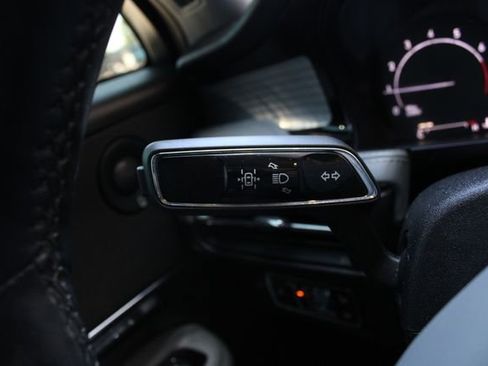 Used 2020 Lincoln Corsair Reserve w/ Elements Package FWD image 12