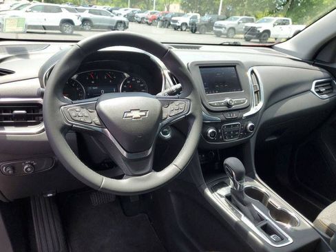 Used 2024 Chevrolet Equinox LT FWD image 7