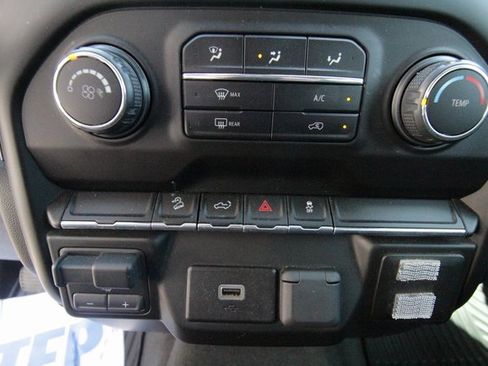 Used 2019 Chevrolet Silverado 1500 Custom Trail Boss w/ Custom Convenience Package image 24