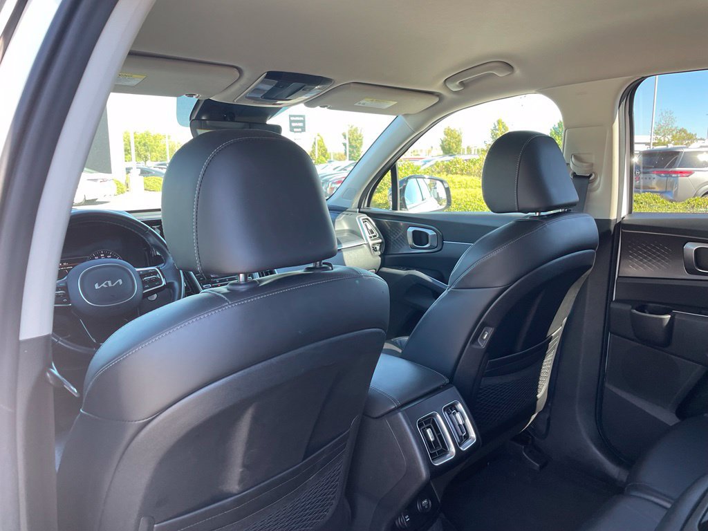 Certified 2023 Kia Sorento S FWD image 27