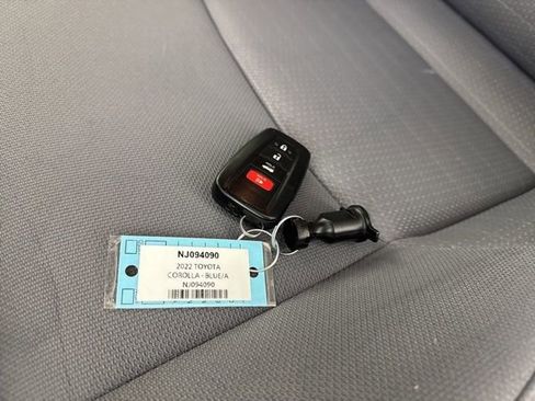Used 2022 Toyota Corolla SE w/ SE Premium Package image 34