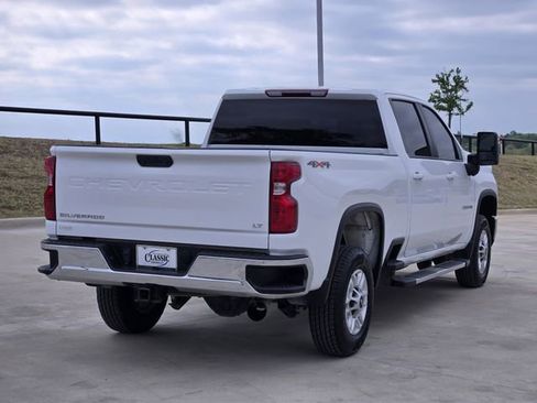 Used 2024 Chevrolet Silverado 2500 LT AWD/4WD image 8