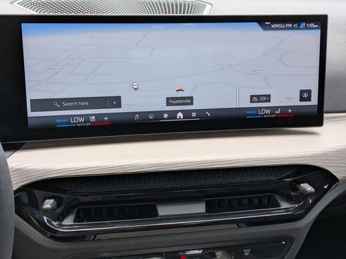 Used 2025 BMW 330i Sedan w/ Convenience Package RWD image 24